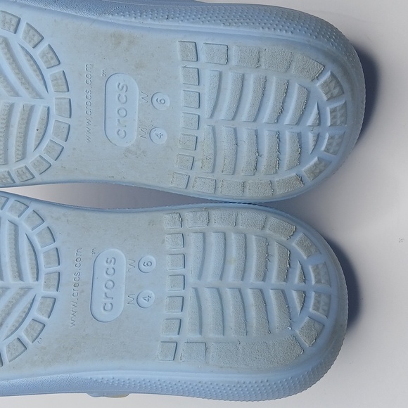 Crocs Classic Clogs with assorted Jibbitz charms - Picture 7 of 7